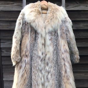 Coyote full-length women’s Size ML fur coat